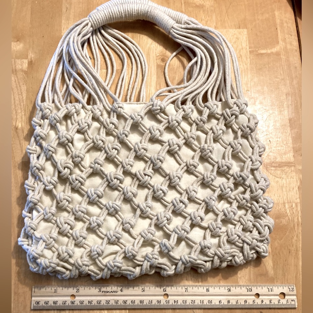 Forever 21 cream colored macrame purse c